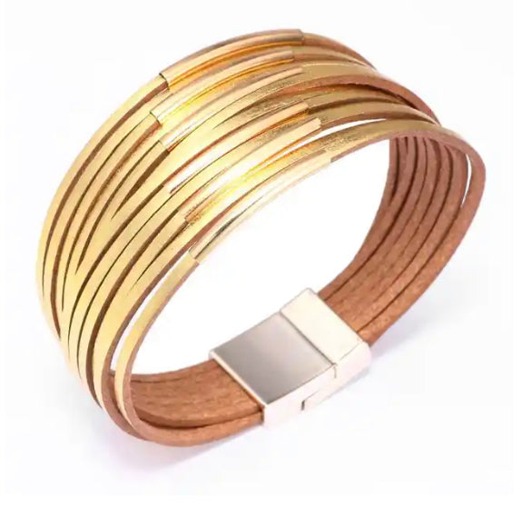Gold twisted bracelet