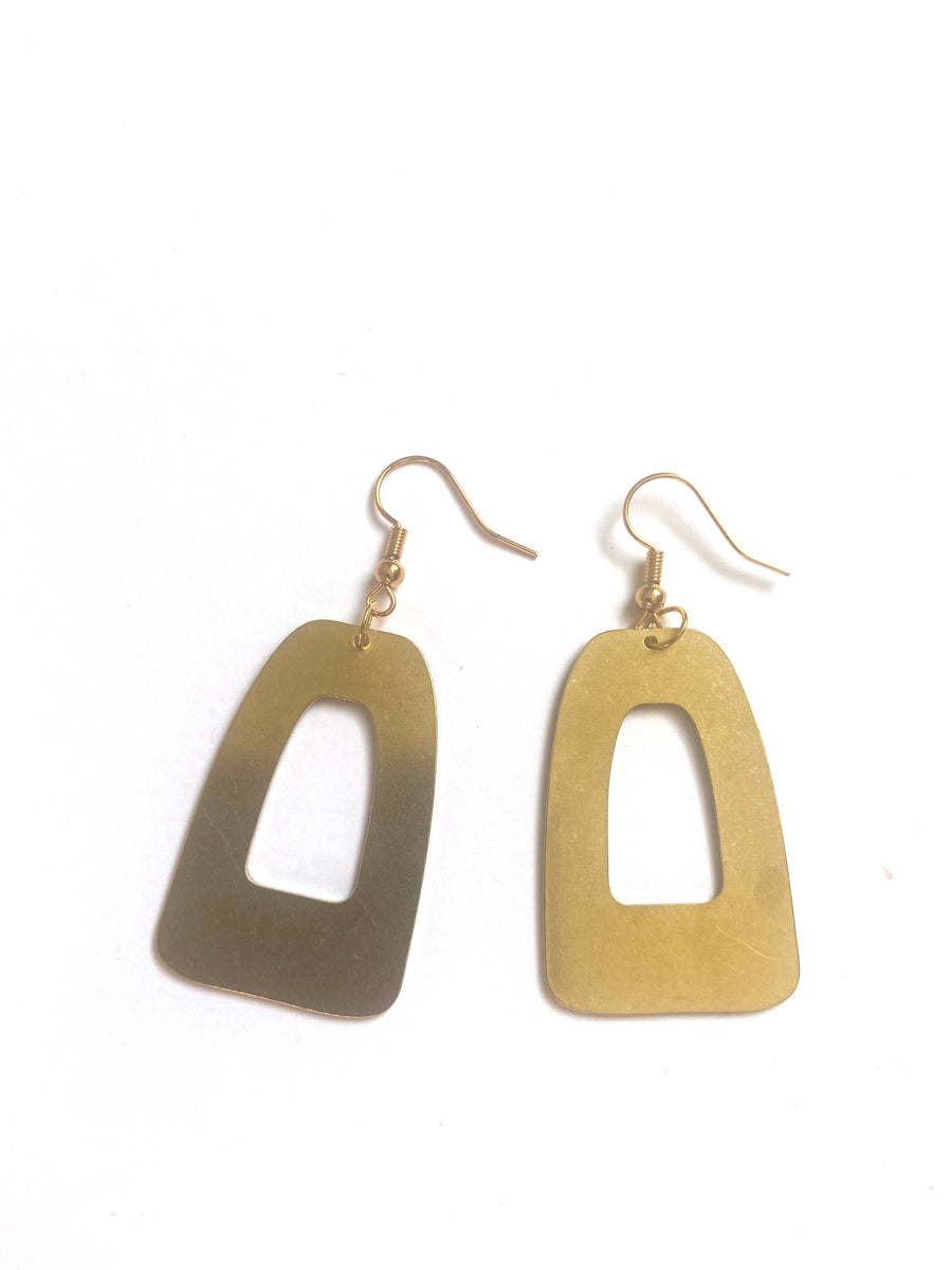 Brass curved geometric dangle earrings
